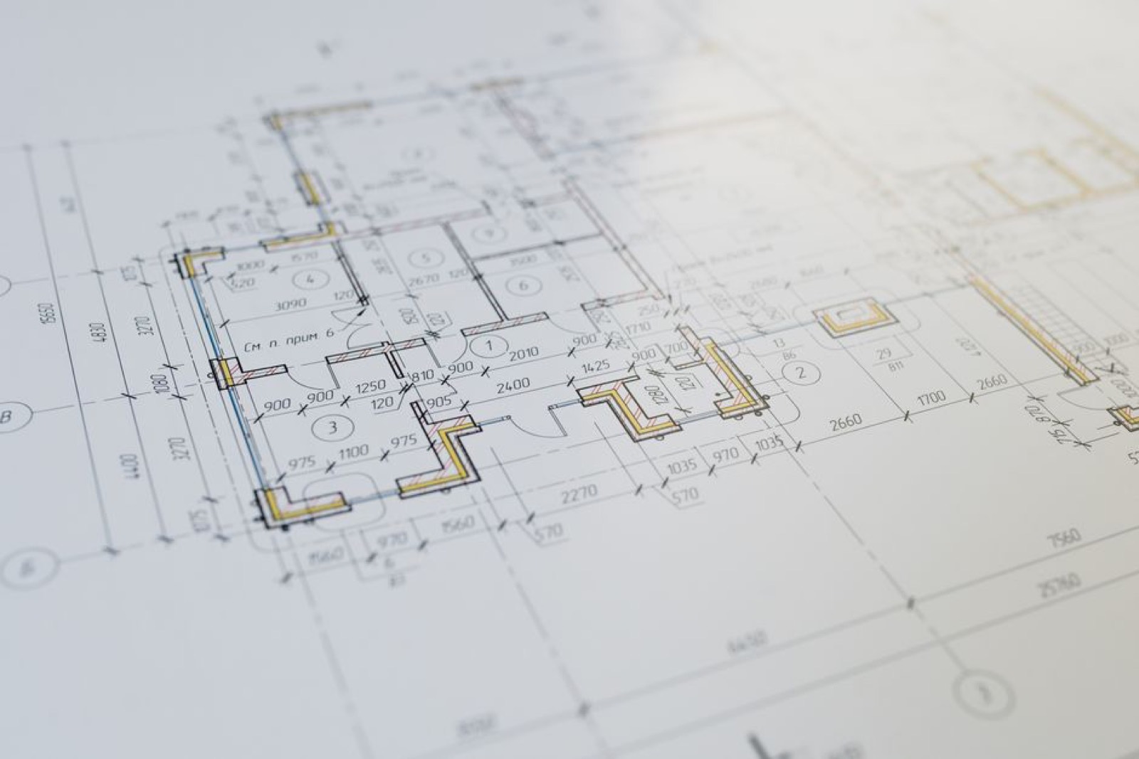 寸法が書き込まれた建築の平面図